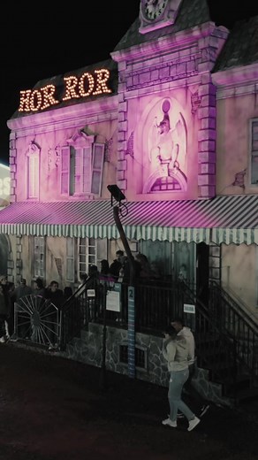 El Hotel del Terror de Looping Park es la única casa embrujada temática 🏨 📍#medellín Calle 20 con carrera 43G-1 Ciudad del Río detrás del museo de arte moderno. LUN a VIE: 3pm a 10:30pm, SAB y DOM: 1pm a 10:30pm