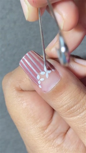 No Tools nail art for short nails #nailart #shortnails #nailtutorial #diy #naildesign