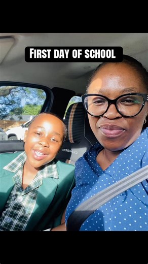 😂😂🤣 we tried vlogging our first day of school | first day of school vlog