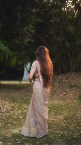 7.8M views · 47K reactions | Kese ho?❤️‍❤️‍ #bhojpuri #bhojpuri_song #dance #viral #viralvideos #trendingreels #dancevideo | Glossyhere | Facebook