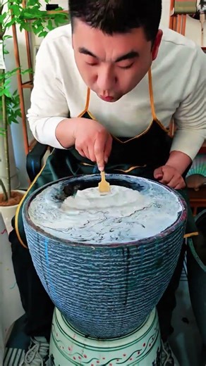 Ancient Art Unveiled: Handcrafted Chinese Lacquer Fan - A Liang's Legacy