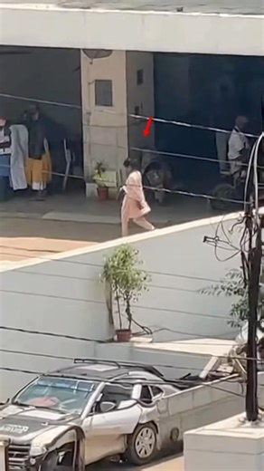 This Moment Was Captured Outside the Hospital |