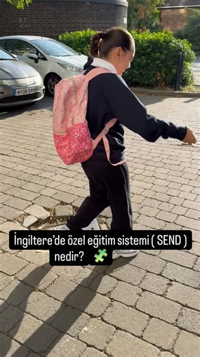 Gamze Aksahin on Instagram: "“SEND” diye bir sistem var ve bu sistem çocuğun arkasında duruyor. SEND, İngiltere’de özel eğitim ihtiyacı olan çocuklar için kullanılan sistemin adıdır. Ama sanıldığı gibi sadece “tanı al → destek al” sistemi değildir. Çoğu zaman SEND desteği, EHCP olmadan okul içinden başlar. Burada asıl soru şudur: 👉 Bu çocuk öğrenebilmek için neye ihtiyaç duyuyor? Otizm, DEHB, öğrenme güçlüğü… etiketlerden çok ihtiyaçlar konuşulur. Eğer ihtiyaçlar daha kapsamlıysa, EHCP (Educati