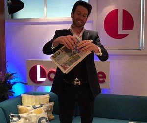 We grabbed Jamie Raven in the Lorraine Green Room and asked him to do a trick for us... we're speechless! 😱 | Lorraine