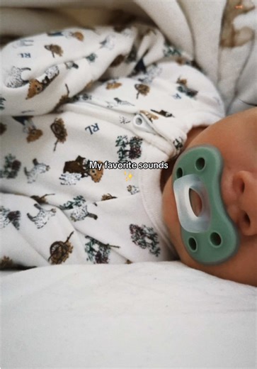 My binky baby is growing 🥹🙌🏽😇 #newborn #fyp #baby #hiccups #binky | babies