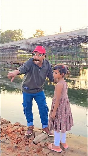 Udhar dekho paani mai bhoot hai🤓#shorts #funny #ytshorts