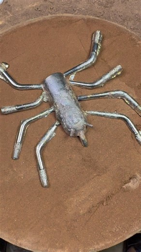 I Turned Scrap Metal into a Spider Using Only a Hammer and Forge