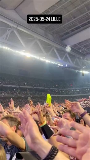 2025-05-24 Decathlon Arena - Stade Pierre-Mauroy, Villeneuve-d'Ascq, France 25-song setlist for Bruce's first ever concert appearance in Lille includes the first ever performances in France for "Rainmaker" and "House Of A Thousand Guitars". "Long Walk Home" includes the "Land Of Hope And Dreams" guitar introduction. 📽️ Guillem Xiques #brucespringsteen #lille #brucespringsteentour #brucespringsteenfanpage #springsteen #brucespringsteenlive #brucespringsteenfanclub #brucespringsteenfans #theestre