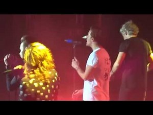 Through the Dark - One Direction - O2 Arena London 29/09/15