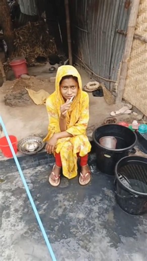 মেঘনা মর্টার পাকা হয়ে মটারের কাছ থেকে সরছে না 😩😍😍।