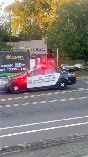 “Hartford Police Investigate Serious Motorcycle-Car Crash | Raw Footage & Scene Analysis”