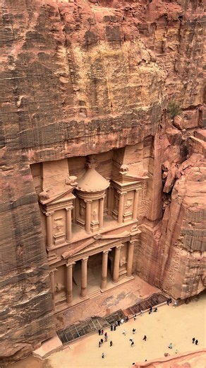 Discovering Petra: One of the 7 Wonders of the World