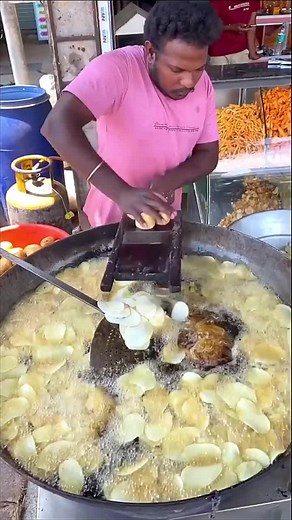 Superfast Ranjeet Anna Making Kerala Style Potato Chips | Indian Street Food