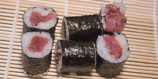Tekka Maki Sushi: Tuna Roll Ingredients, Flavor, & Calories (2023)