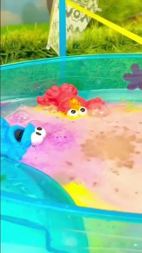 Miniature Rainbow Exploding Water Bath Bombs Sesame Street Toys Swimming Pool