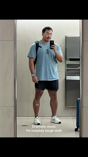back up north (FAHHH) deload week day 1 Beltless SSB 8s Comp bench 6s FFE Bulgarian split squats OHP press Tricep extensions Lateral raises #strength #fyp #progress #gym #powerlifting