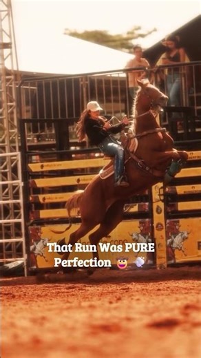 Pure Cowgirl Talent on Display 🐎🔥 #barrelhorse #cowgirl