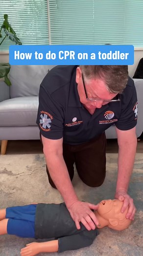 Highly requested video on how to do CPR on a toddler. Follow the link in my bio for more on child & infant first aid. #cpr #child #childcpr #toddler #toddlercpr #firstiad #infant #baby #parent #parents #mum #dad #grandpa #grandma #training #newparent #newparents #emergency #fyp