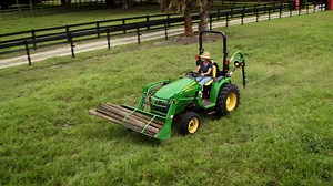 41 reactions · 3 comments | Say hello to the John Deere 3025E Compact Utility Tractor!  Powered by a robust diesel engine, it tackles heavy loads like a champ. https://sunsouth.com/new-equipment/tractors/3-Series-Compact-Utility-Tractors/3025e #JohnDeere #Tractors #FarmLife #LawnCare #Construction #SunSouth | SunSouth LLC | Facebook