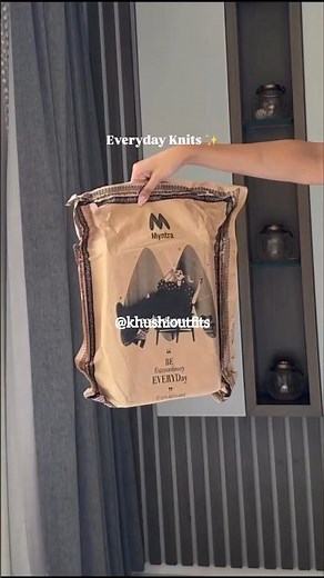 Trendy Pullover Sweatshirt Outfits for Daily Wear #pullovers #winterspecial #outfit #shorts