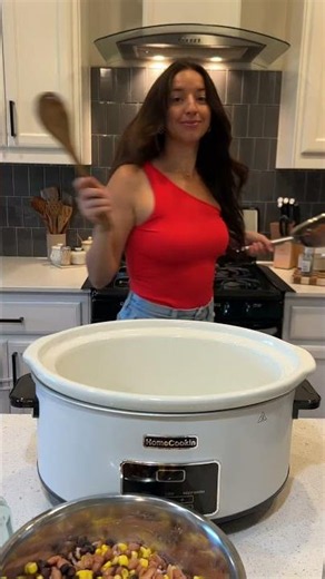 Slow Cooker Taco Soup 😮‍💨 #easyrecipe #slowcookerrecipe #crockpotcooking #crockpotmeal #tacosoup