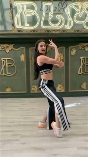 "I loved performing this one! Now it's your turn. So dance with me." #MascaraTutorial #blmmusic