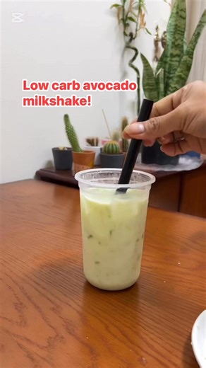 This delicious low carb milkshake is a smooth, creamy, and nutritious. #lowcarbavocadomilkshake #lowcarbmilkshake #refreshing #stayhealthy #staowcarb Ingredients: half avocado, 1/4 cup unsweetened almond milk, 1 tablespoon whipping cream, 1/2 teaspoon stevia sweetener. | Grace Brito Asug