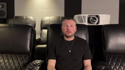 This Projector is Insanely Bright! Epson QL7000 Projector Review