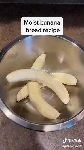 Easy Moist Banana Bread Recipe