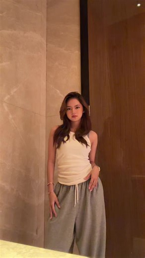 Electra leslie (@electra_leslie)’s videos with original sound - http.jxson