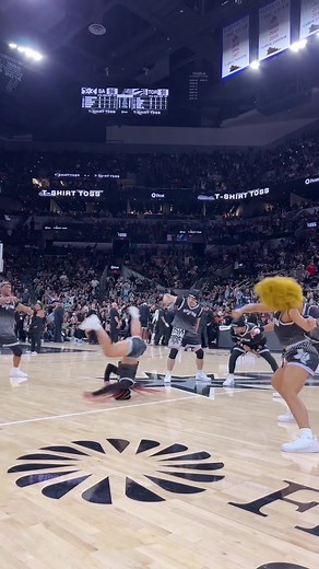 Female Breakdance Duo Power Moves | B-Girls Flavs & Tella