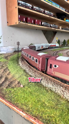 Miniatur Kereta Api Indonesia yang Menarik