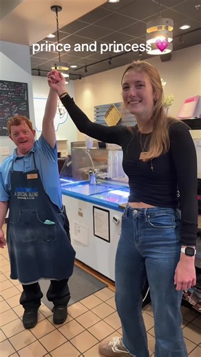 dancing in scott’s kitchen!! 💃💗 | dance