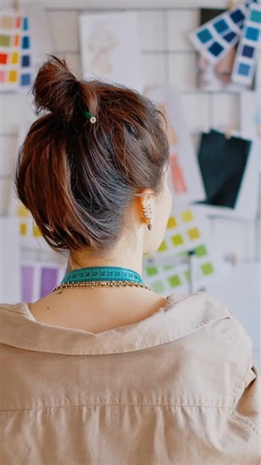 Ever noticed the power of intuition? 🌟 It starts with subtle patterns and small tests! Begin with simple decisions like choosing a restaurant 🍽️. Build your awareness and confidence 💪. Are you ready to trust your instincts? Let’s dive in! #intuition #confidence #trustyourself