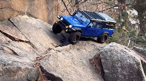 RC越野车团体冒险挑战 | FMS Jimny、Traxxas TRX4、Vanquish H10 Optic、Axial SCXIII 一起征服山路