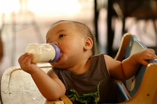 Laits infantiles potentiellement contaminés : après Lactalis, Nestlé et Danone, c’est au tour de Babylio et Nutribio de rappeler des lots
