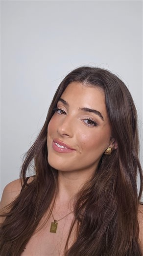 Camila Tarantino on Instagram: "Paso a paso para lograr una piel impecable con todos productos de farmacia que están en descuento por mercado libre !! brochas: mi set de brochas de @maja.brochas . 10% off con mi código TARANTINO10 La lista de productos te la dejo por historias ❤️❤️ #makeup #makeupstepbystep #tutorialdemaquillaje #makeupmusthaves"