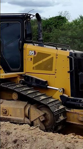 CAT D5