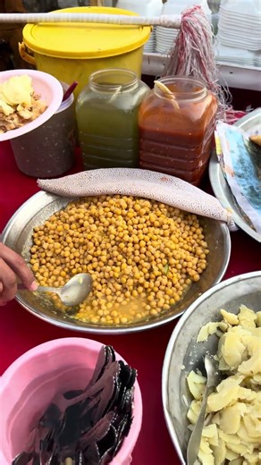 Cute pathan selling samosha chaat Rs100\-Plate #youtubeshorts#shorts