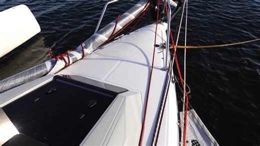 游艇搬运工/THow Much Space Is On This INCREDIBLY FAST Trailerable TRIMARAN