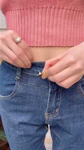Genius Jean Waist Hack 👖 #LifeHacks #ClothingHacks #DenimDIY