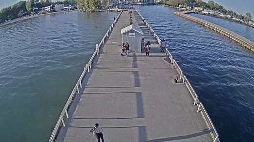 Port Dover Lighthouse Live Webcam - Ontario, Canada
