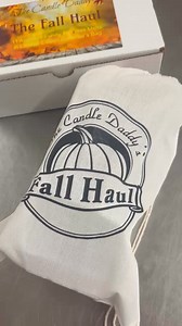 🍂🕸️ This Halloween, be the cool mom with The Fall Haul Wax Melts! Use code "FallFun" for 20% off—less than $3 each! 🎃🕷️ #FallFun | The Candle Daddy