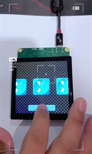 Chroma Pixel Test on 4" 480x480 LCD