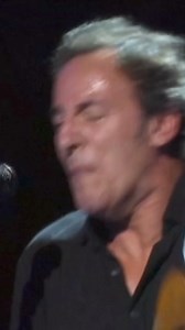 🙌 Bruce Springsteen abrió el concierto de 1999 en Barcelona con el tema 'My Love Will Not Let You Down' #TheReunionTour 🎸 See you soon! ❤️ | Doctor Music Concerts