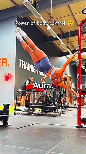 Power of body control 👀#foryoupage #calisthenics #calisthenicsmotivation
