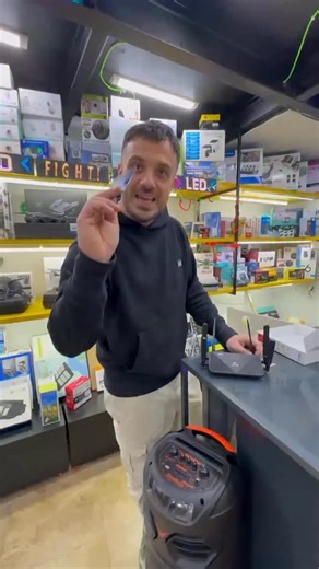 🚀 Internet ultra veloce ovunque tu sia! 🔥 Con il Router 4G/5G CPE Pro WiFi6 connetti fino a 32 dispositivi contemporaneamente! 📶 💨 Velocità fino a 600 Mbps, copertura stabile e segnale potente grazie alle 4 antenne ad alta prestazione. ⚡️ Plug & Play: inserisci la SIM e sei subito online! 🔋 Porta USB-C, doppia porta LAN/WAN e compatibilità globale 🌍 Perfetto per casa, ufficio, camper o negozio 💼 💰 Disponibile da Globotech! #router5g #wifi6 #tecnologia #globotech #internetveloce #router4g