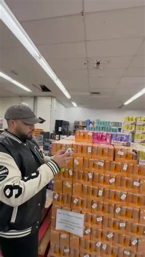 OGBAY GROUP •.. X Le grossiste du particulier et grossiste indépendant. Nous proposons un large choix de : • Boissons • Produits de ménage • Charbon • Confiseries • Grandes marques à petits prix • Nos adresses : • Rue Neuve 89, 7300 Boussu • Rue de Namur 2, 6020 Dampremy • Rue Fernand Stilmant 160, 6240 Farciennes 6o Livraison disponible 7j/7 Pour plus d'informations ou commandes, n'hésitez pas à nous contacter.