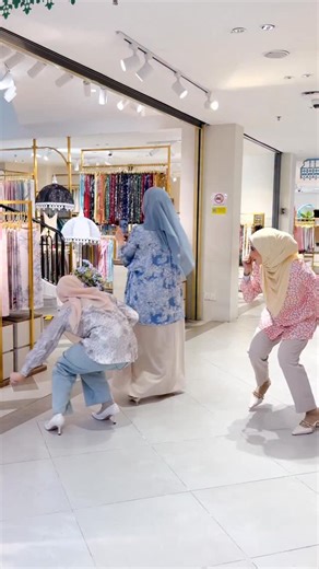 88K views · 268 reactions | Yayyy the Ariani Year End Sale is coming on 24th December! It’s the perfect time to grab your favourites and treat yourself. Save the date!  #ArianiYES2025 | Galeri Ariani | Facebook