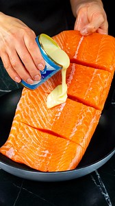 The new way to cook salmon, which is conquering the world! Ingredients salmon: 2 kg (4 lb) soft butter: 100 g (3.5 oz) condensed milk: 50 g (1.8 oz) black pepper: 2 g (0.1 oz) salt: 3 g (0.1 oz) OVER MEDIUM FIRE: 3 MIN OVER MEDIUM FIRE: 3 MIN onion: 2 pc mushrooms: 120 g (4.2 oz) garlic: 10 g (0.4 oz) cherry tomatoes: 100 g (3.5 oz) dried tomatoes: 30 g (1.1 oz) spinach: 80 g (2.8 oz) cooking cream: 200 ml (6.8 fl oz) salt: 3 g (0.1 oz) black pepper: 2 g (0.1 oz) parmesan: 30 g (1.1 oz) lemon: 4